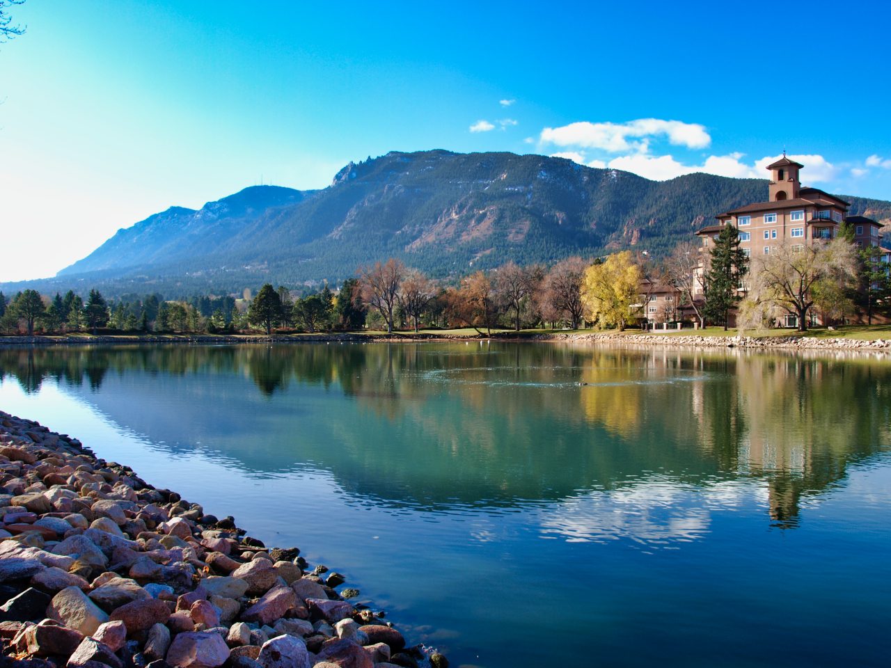 Broadmoor Resort Colorado：湖泊
